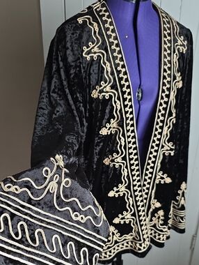 gimmicks by BKE Black Velvet Jacket with Cream Embroidery